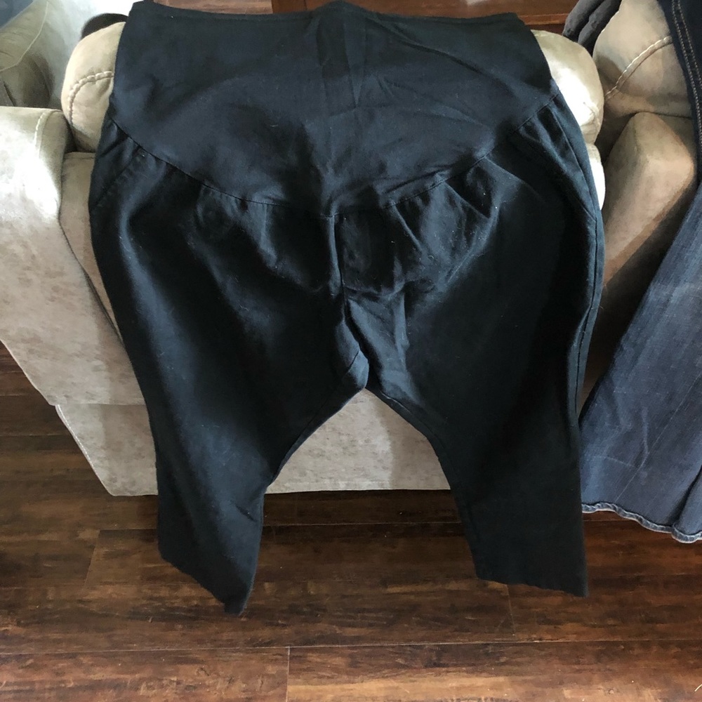 Liz Lange maternity black crop pant/capris